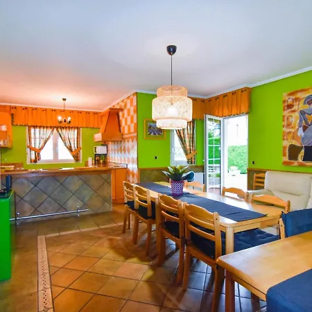 Fantastica Casa Con Piscina Y Jardin بيت للعطل