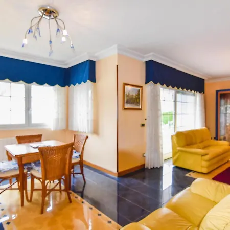 Fantastica Casa Con Piscina Y Jardin بيت للعطل